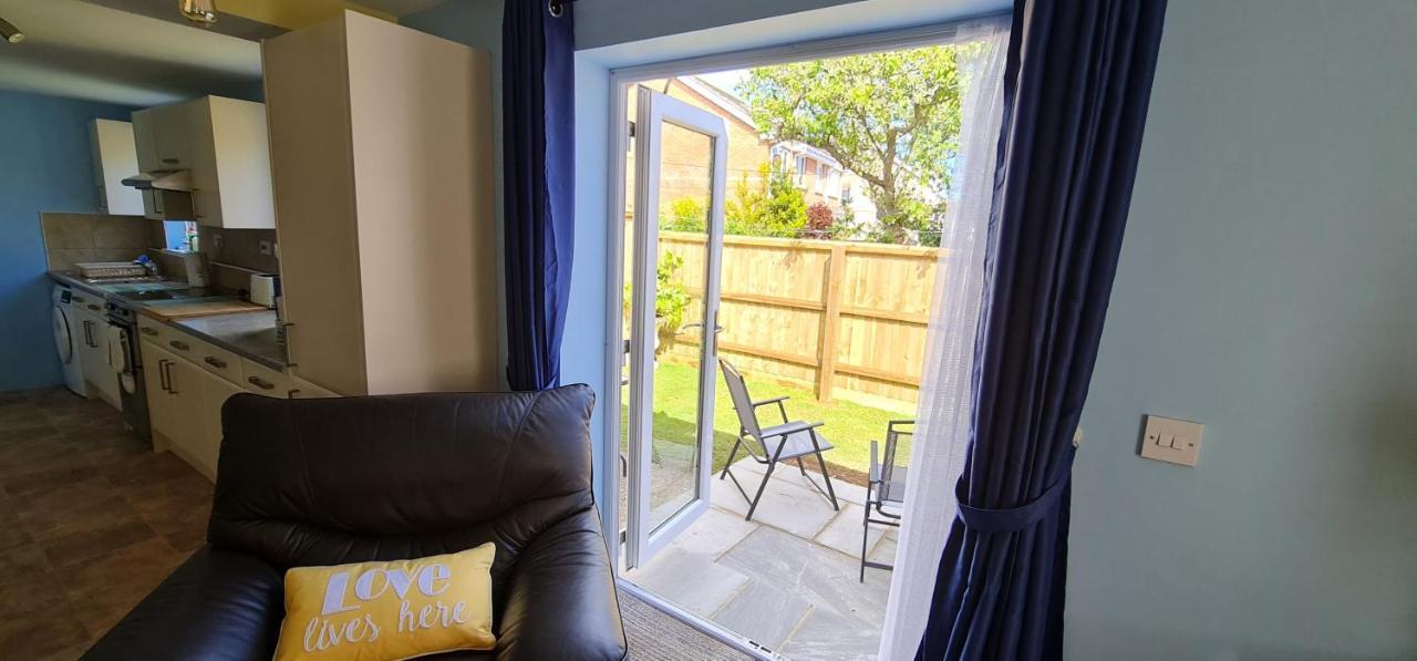Parterre Holiday Apartments Sandown Esterno foto
