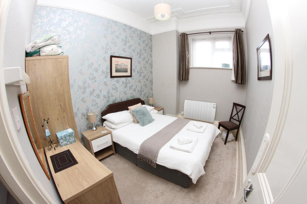 Parterre Holiday Apartments Sandown Esterno foto