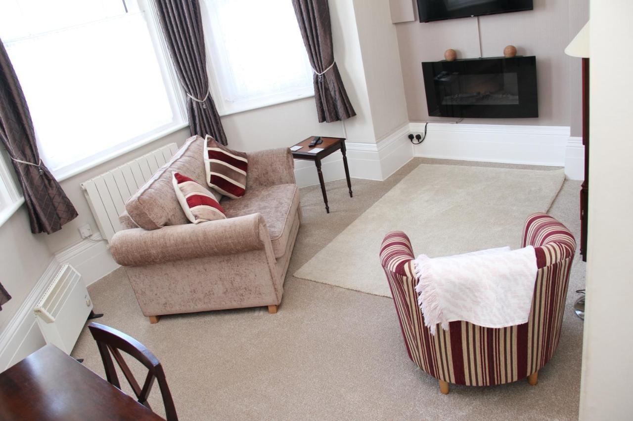 Parterre Holiday Apartments Sandown Esterno foto
