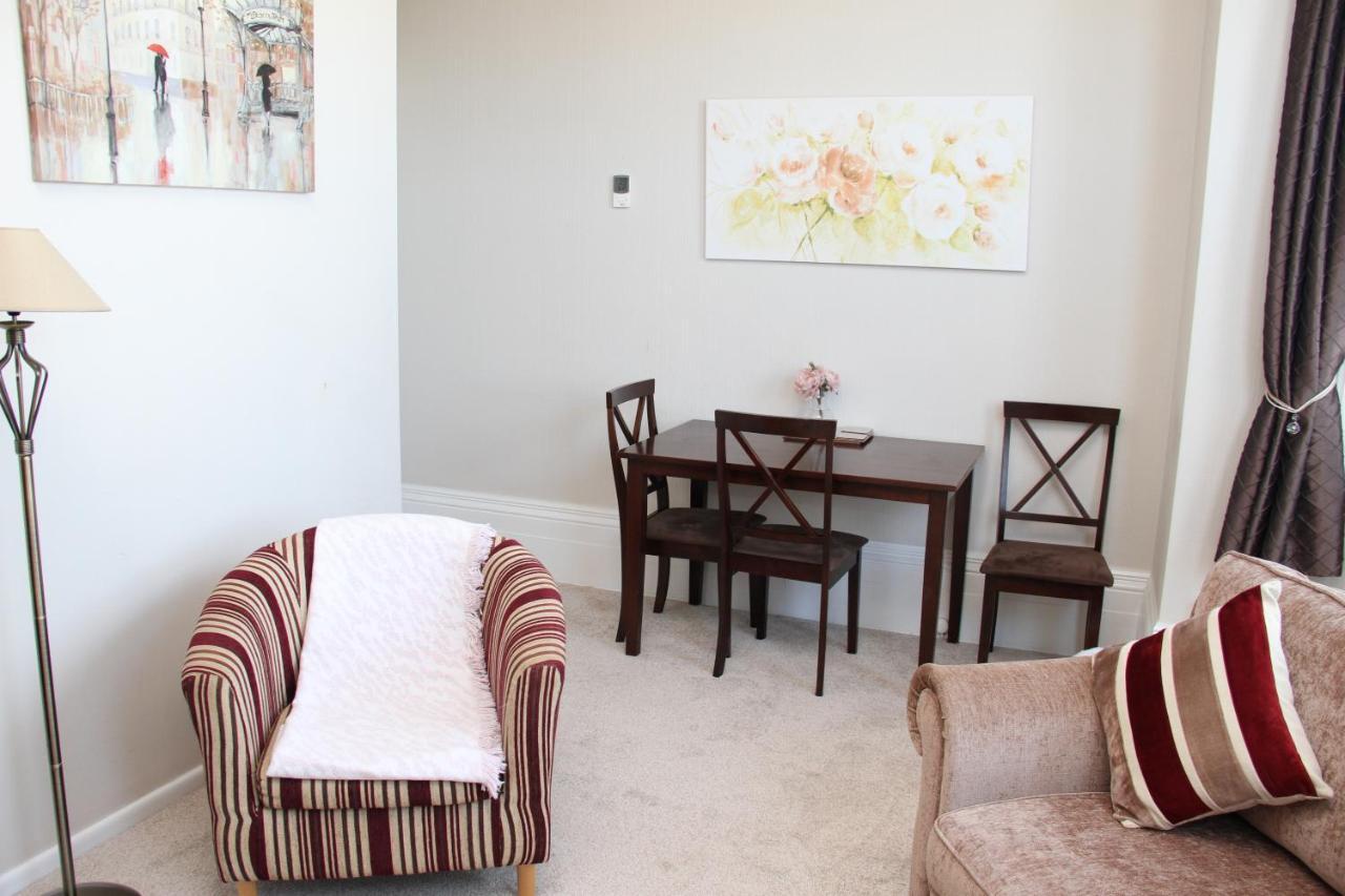 Parterre Holiday Apartments Sandown Esterno foto