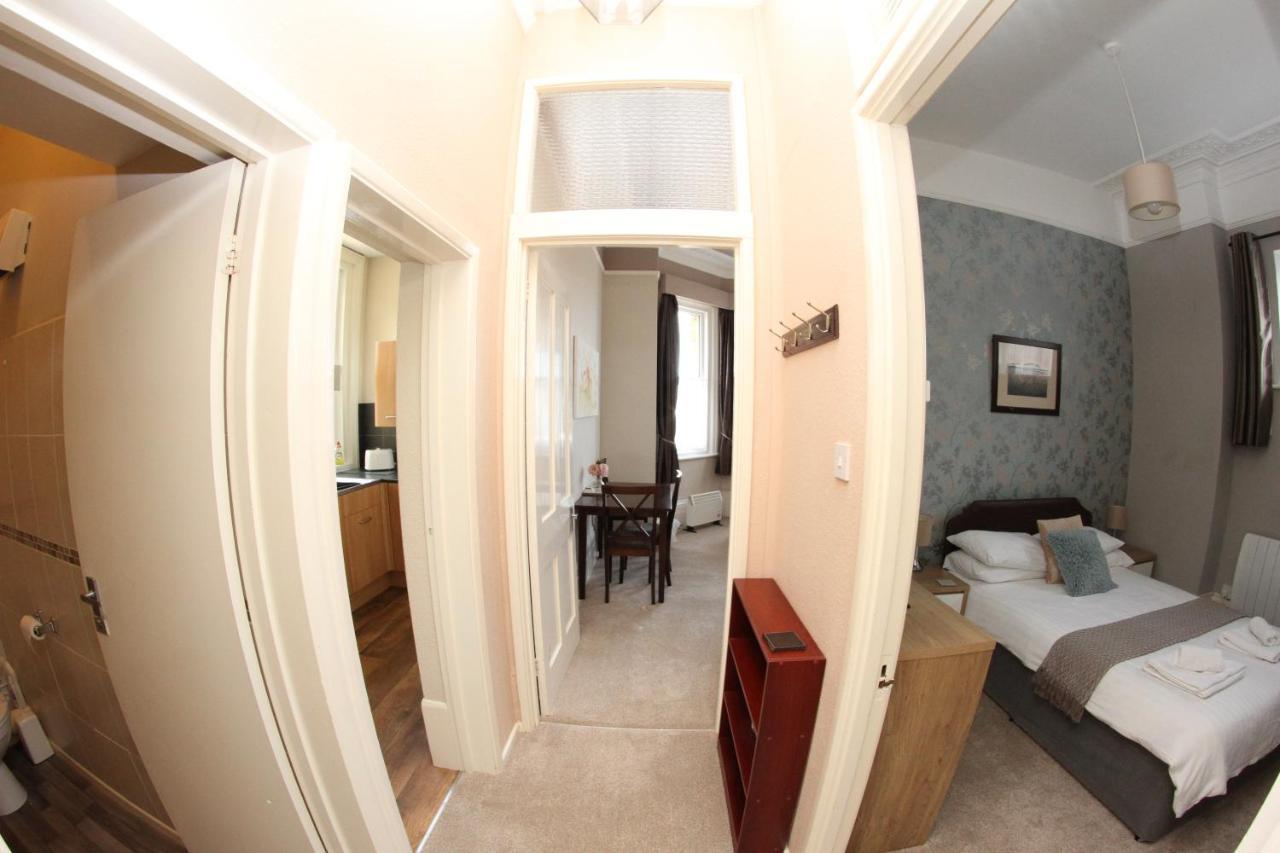 Parterre Holiday Apartments Sandown Esterno foto