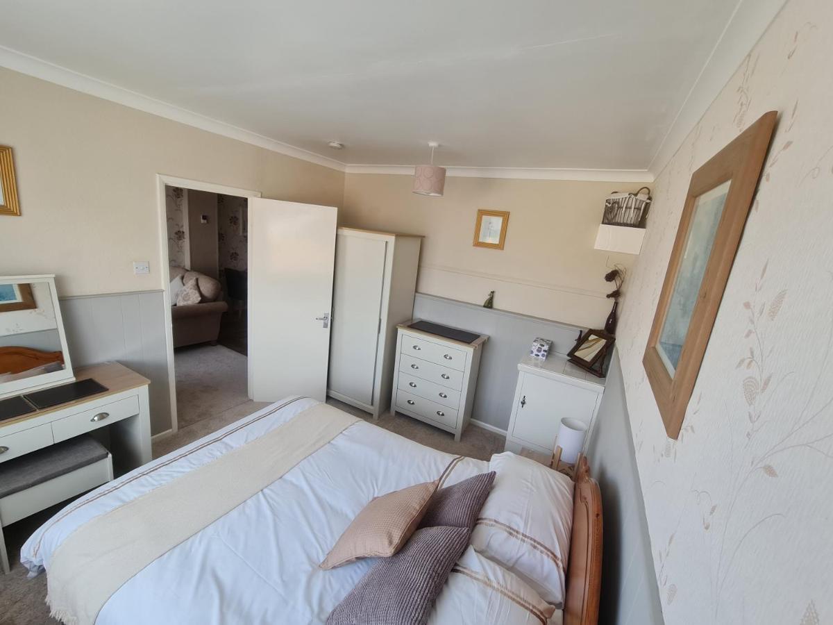 Parterre Holiday Apartments Sandown Esterno foto