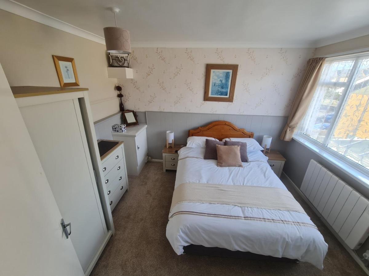 Parterre Holiday Apartments Sandown Esterno foto