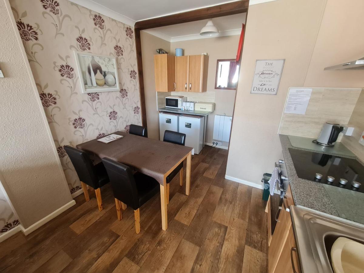 Parterre Holiday Apartments Sandown Esterno foto