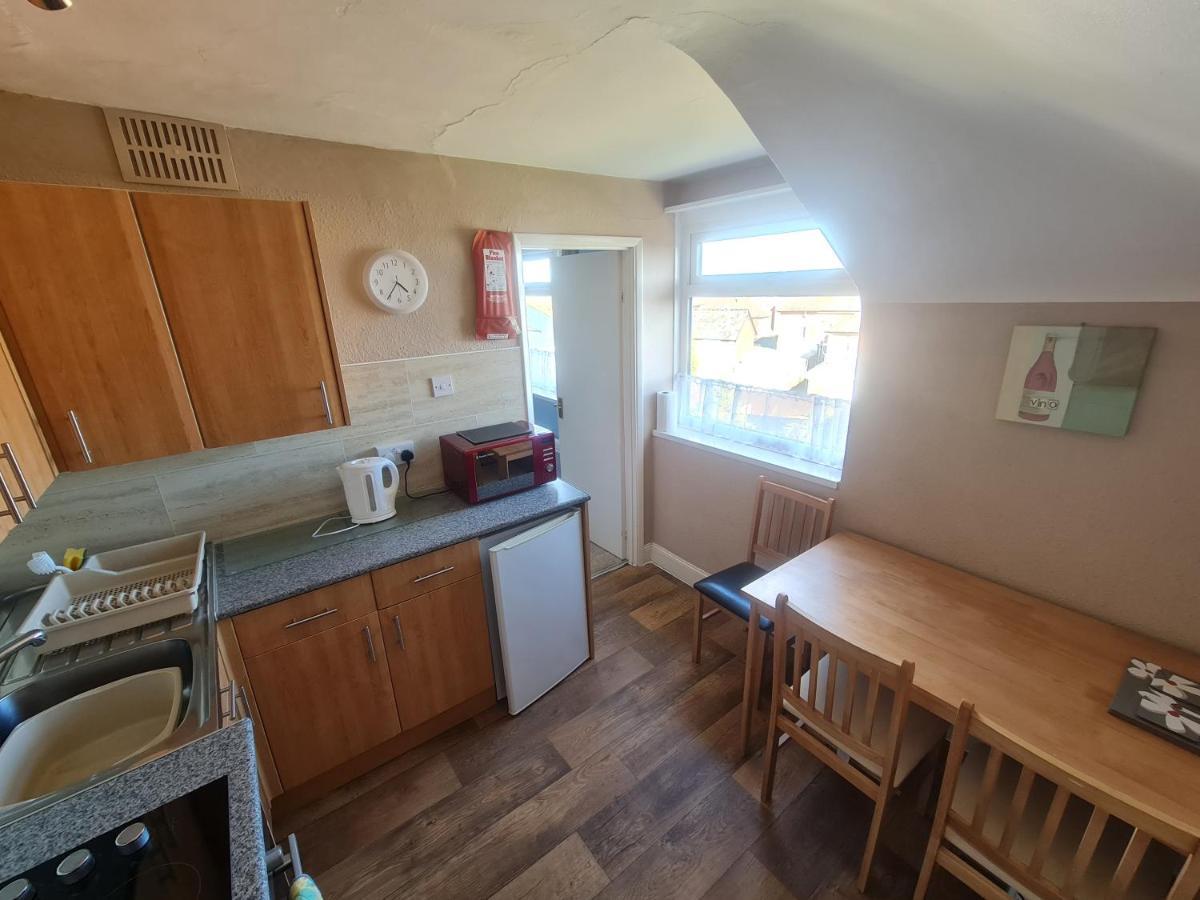 Parterre Holiday Apartments Sandown Esterno foto