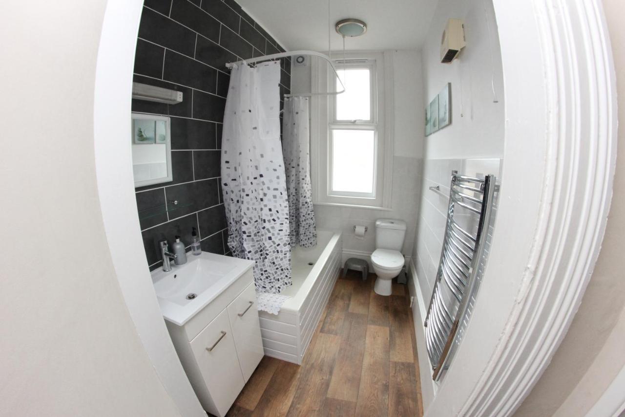 Parterre Holiday Apartments Sandown Esterno foto