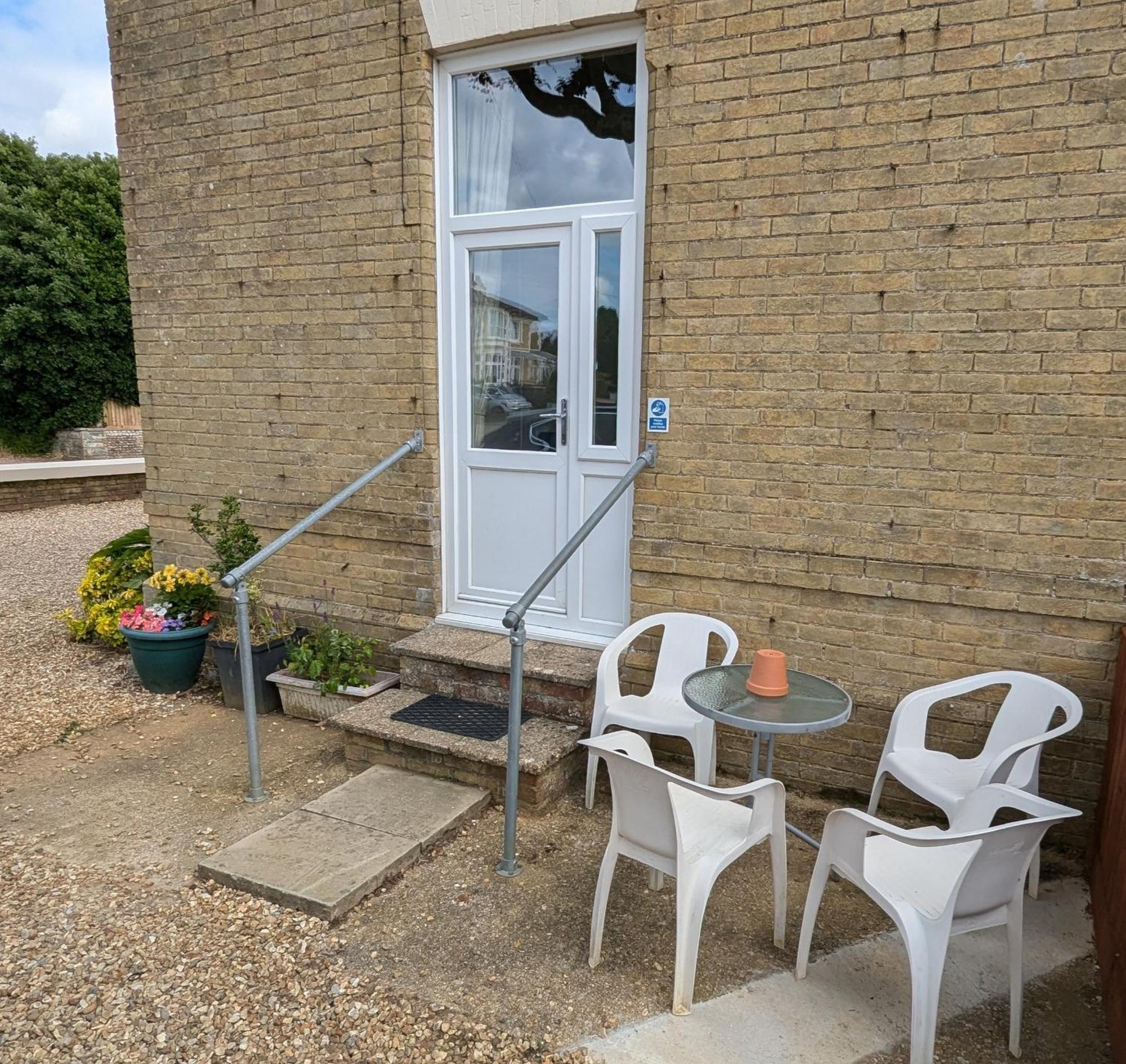 Parterre Holiday Apartments Sandown Esterno foto